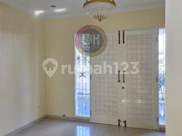 Rumah 2 Lantai Sudah Renovasi, Siap Huni di Mega   Cinere