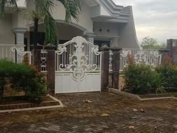 Dijual Rumah 2 lantai di Perumahan Wisma Bungurasih, Surabaya