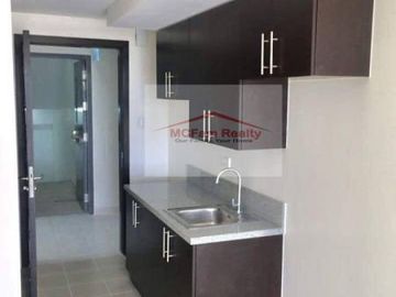 CONDOMINIUM FOR SALE IN PASIG CITY "For more Inquiries, SEND A Message to DONALD SUN# 0933825---- GLOBE/TM# 0935038----