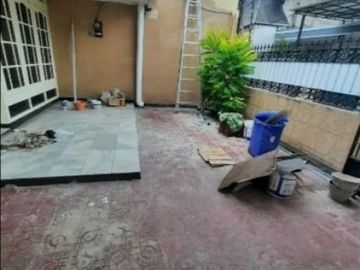 Rumah Tengah Kota Daerah Simokerto Dekat Pasar Kapasan