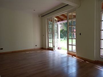 Casa en venta de 4 dorm. en condominio Talagante