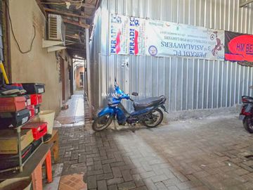 Tanah dan Bangunan di Jl Blumbang