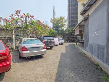 Tanah dan Bangunan di Jl Blumbang