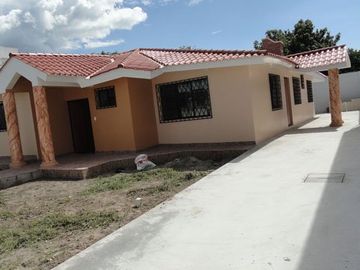 Venta de casa en Atuntaqui sector Santo Domingo
