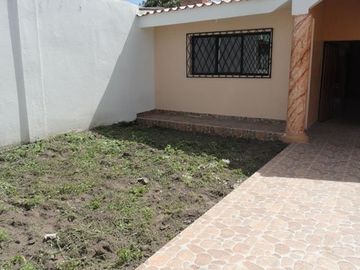 Venta de casa en Atuntaqui sector Santo Domingo