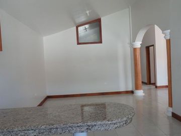 Venta de casa en Atuntaqui sector Santo Domingo
