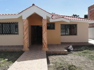 Venta de casa en Atuntaqui sector Santo Domingo