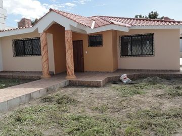 Venta de casa en Atuntaqui sector Santo Domingo