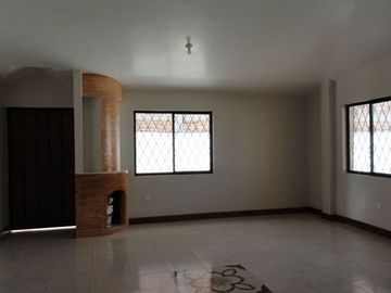 Venta de casa en Atuntaqui sector Santo Domingo