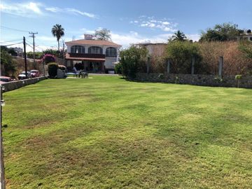 CASA EN VENTA CON VISTA AL LAGO 