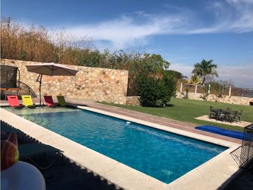 CASA EN VENTA CON VISTA AL LAGO 