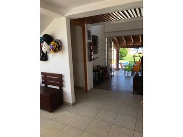 CASA EN VENTA CON VISTA AL LAGO 