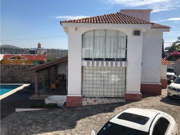 CASA EN VENTA CON VISTA AL LAGO 