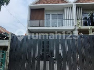 Rumah.baru Minimalis Di Sunrise, Jakarta Barat