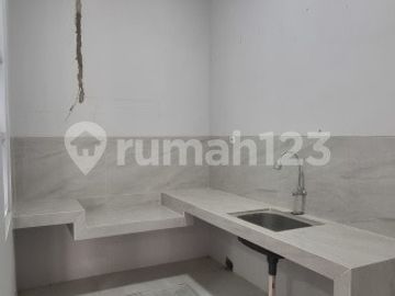 Rumah.baru Minimalis Di Sunrise, Jakarta Barat