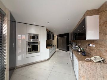Venta Apartamento 5 Hab. Santa Bibiana