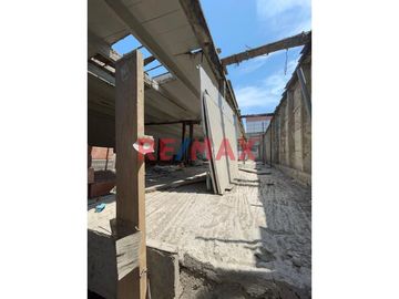 🔹 Casa como Terreno en Plena Avenida Gamarra
¡Perfecto para proyectos comerciales o residenciales en la zona remodelada de Chucuito!
🚀 Potencial Com