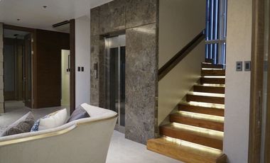 1st Class Townhome with Elevator for Sale in New Manila !