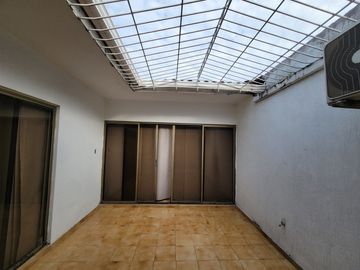 Venta Casa en Cali barrio La Flora. Cod V6374