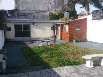 Casa para 2 Familias en venta en Remedios de Escalada Oeste