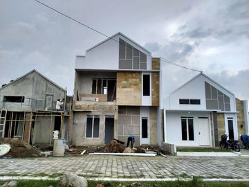 Di Jual Rumah Konsep Scandinavian Dekat Exit Toll Prambanan