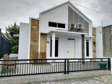 Di Jual Rumah Konsep Scandinavian Dekat Exit Toll Prambanan