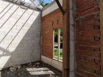 Spesial Hunian Klasik dengan Pintu Unik Jawa Bisa KPR!