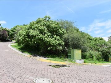 Terreno en esquina en las cañadas