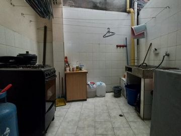 casa en venta en champagnat. Cod V17181