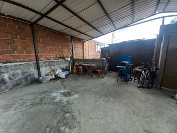 casa en venta en champagnat. Cod V17181