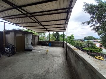 casa en venta en champagnat. Cod V17181