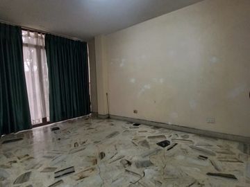 casa en venta en champagnat. Cod V17181