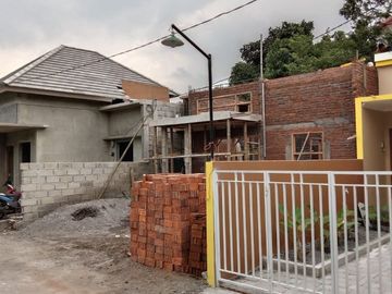 RUMAH CANTIK HARGA MURAH SIAP HUNI DI NGEMPLAK