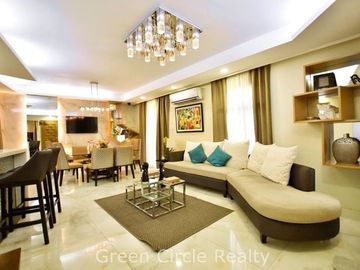 4Bedroom House with Balcony, near Okada Manila and Airport