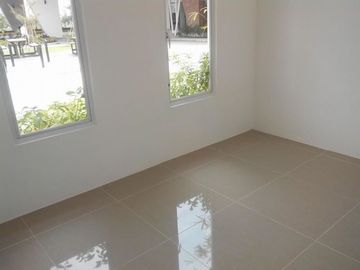 4Bedroom House with Balcony, near Okada Manila and Airport