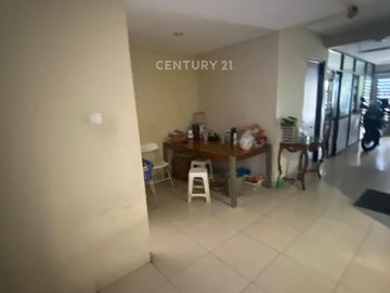 Rumah 3 Lantai Siap Huni Di Pondok Indah Jaksel