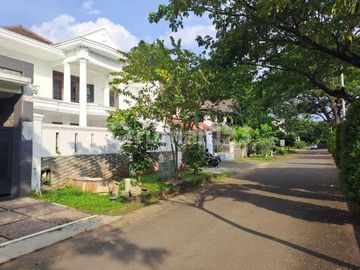 Rumah Mewah Nyaman 2 Lantai 8 KT di Giriloka 1 BSD City