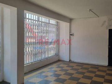 🌟 ¡Oportunidad única para emprender tu negocio en Chiclayo! 🌟

📍 Ubicación privilegiada: Amazonas 140, en el corazón de Chiclayo, con flujo continuo