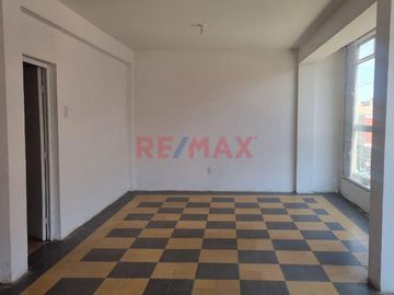 🌟 ¡Oportunidad única para emprender tu negocio en Chiclayo! 🌟

📍 Ubicación privilegiada: Amazonas 140, en el corazón de Chiclayo, con flujo continuo