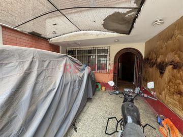 Se Vende Casa Como Terreno En Floresta Los Olivos