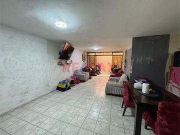 Se Vende Casa Como Terreno En Floresta Los Olivos
