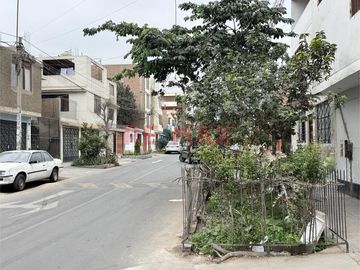 Se Vende Casa Como Terreno En Floresta Los Olivos