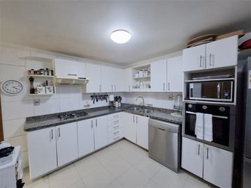 Departamento en venta de 3 dorm. Man Pato Lo Barnechea