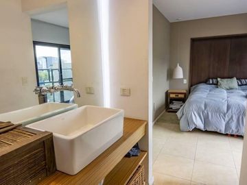 ALQUILER EXCLUSIVO TRIPLEX CON PILETA, DOS COCHERAS - BARRIO PARQUE