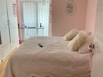 ALQUILER EXCLUSIVO TRIPLEX CON PILETA, DOS COCHERAS - BARRIO PARQUE