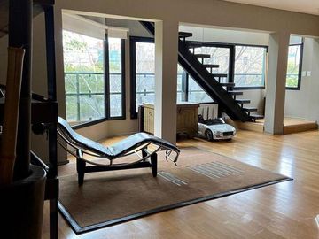 ALQUILER EXCLUSIVO TRIPLEX CON PILETA, DOS COCHERAS - BARRIO PARQUE