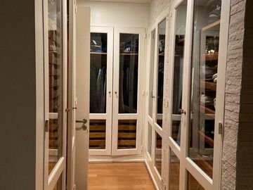ALQUILER EXCLUSIVO TRIPLEX CON PILETA, DOS COCHERAS - BARRIO PARQUE