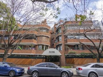 ALQUILER EXCLUSIVO TRIPLEX CON PILETA, DOS COCHERAS - BARRIO PARQUE