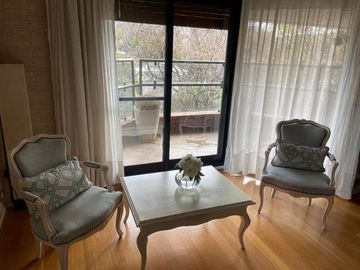 ALQUILER EXCLUSIVO TRIPLEX CON PILETA, DOS COCHERAS - BARRIO PARQUE