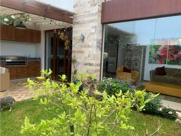 VENDO HERMOSA CASA EN QUITO SECTOR TUMBACO